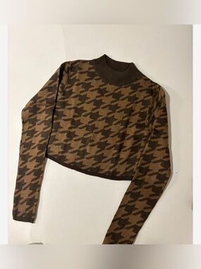 A.C.W Women's Brown Knit Sweaters Cropped Long Sleeves Round Neck XS/S